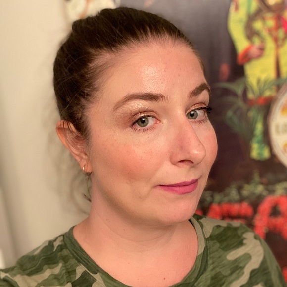 Meet your Posher, Anna - Picture 2 of 2